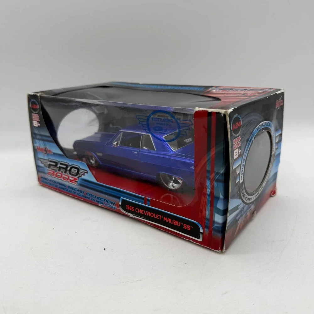 Maisto 31090 Pro Rodz 1:24 Scale 1965 Chevrolet Malibu SS 2005 Diecast Metal Car
